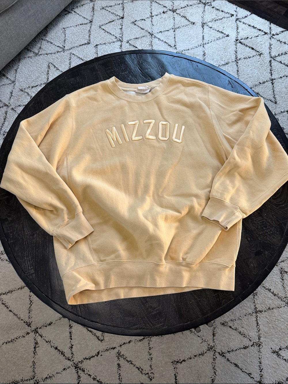 Mizzou Men's Crewneck Sweatshirt in Pale Yellow